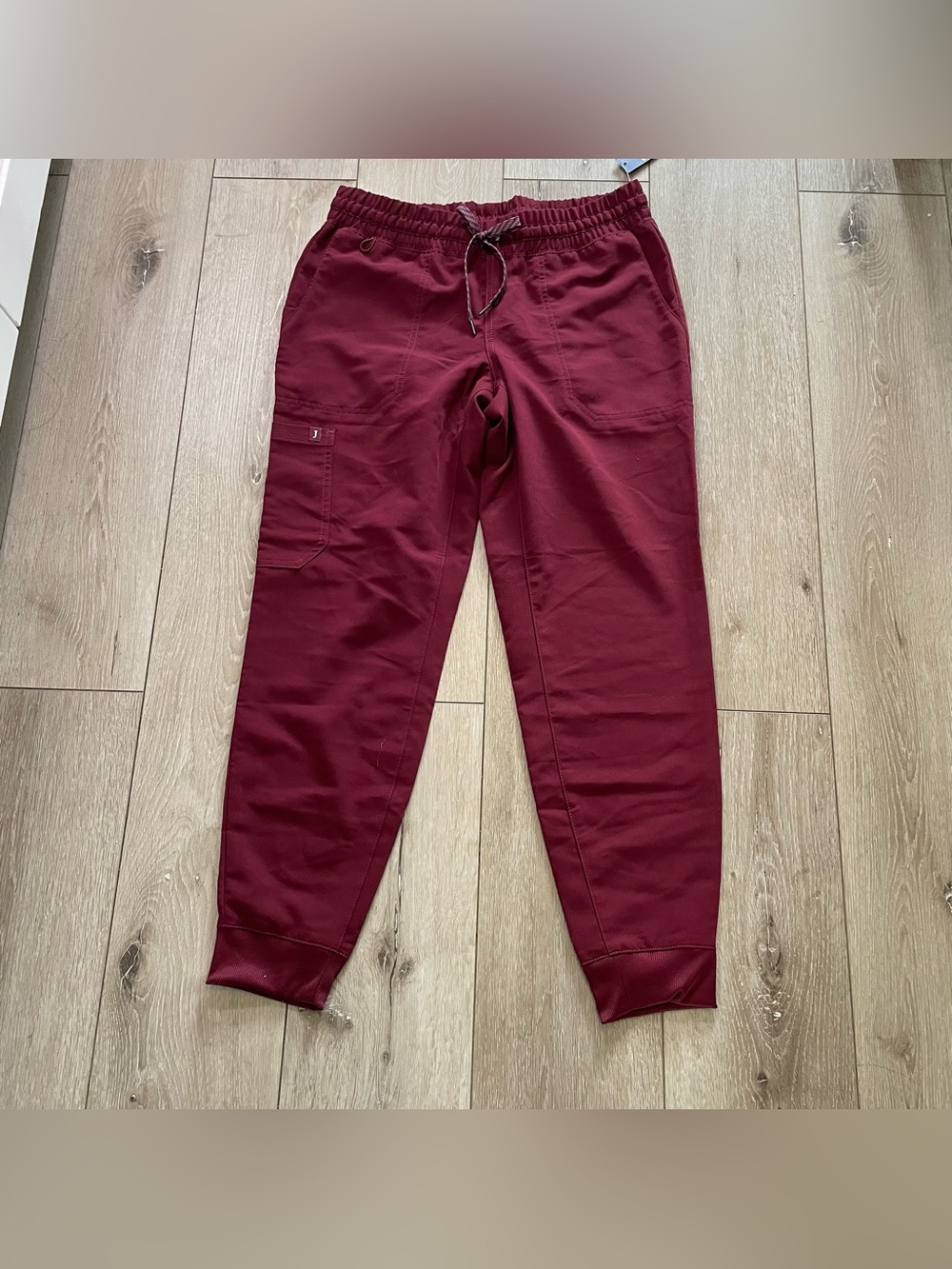 Jaanuu Burgundy Scrub Joggers Petite Small SP Wine Maroon Medical 5-Pocket